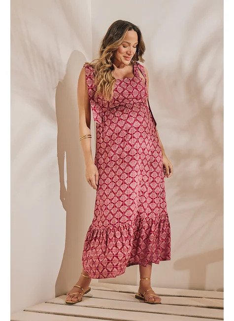 modelo olhando para baixo usando vestido alcas estampa piemonte emma fiorezi 305 rosa escuro