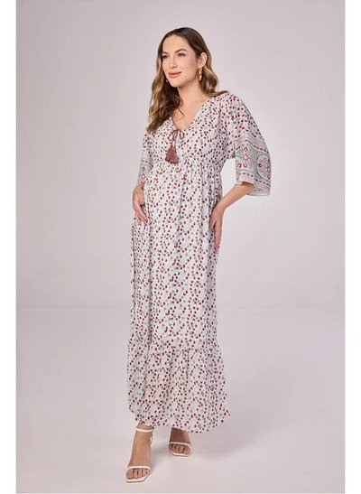 modelo de lado usando vestido longo estampa napoles bordo