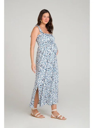 modelo de lado usando vestido malha estampa exclusiva pescara azul