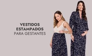 duas modelos com vestido azul estampado com escrito vestidos estampados para gestantes duas modelos com vestido azul estampado com escrito vestidos estampados para gestantes