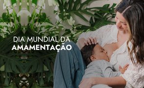 mae amamentando o filho com escrito dia mundial da amamentacao